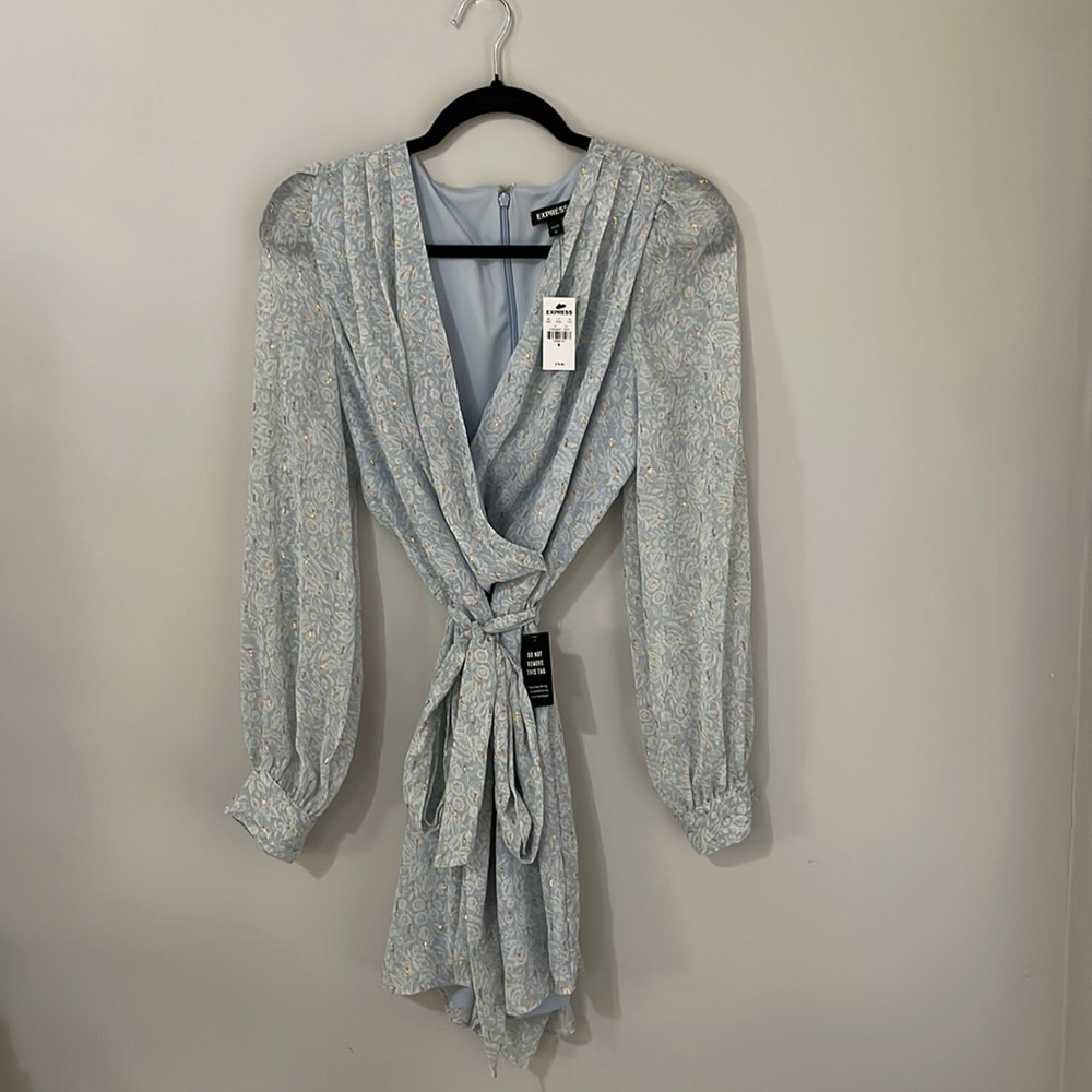 NWT- EXPRESS-Med-Wrap Tie Romper - Blue/Gold/White Floral